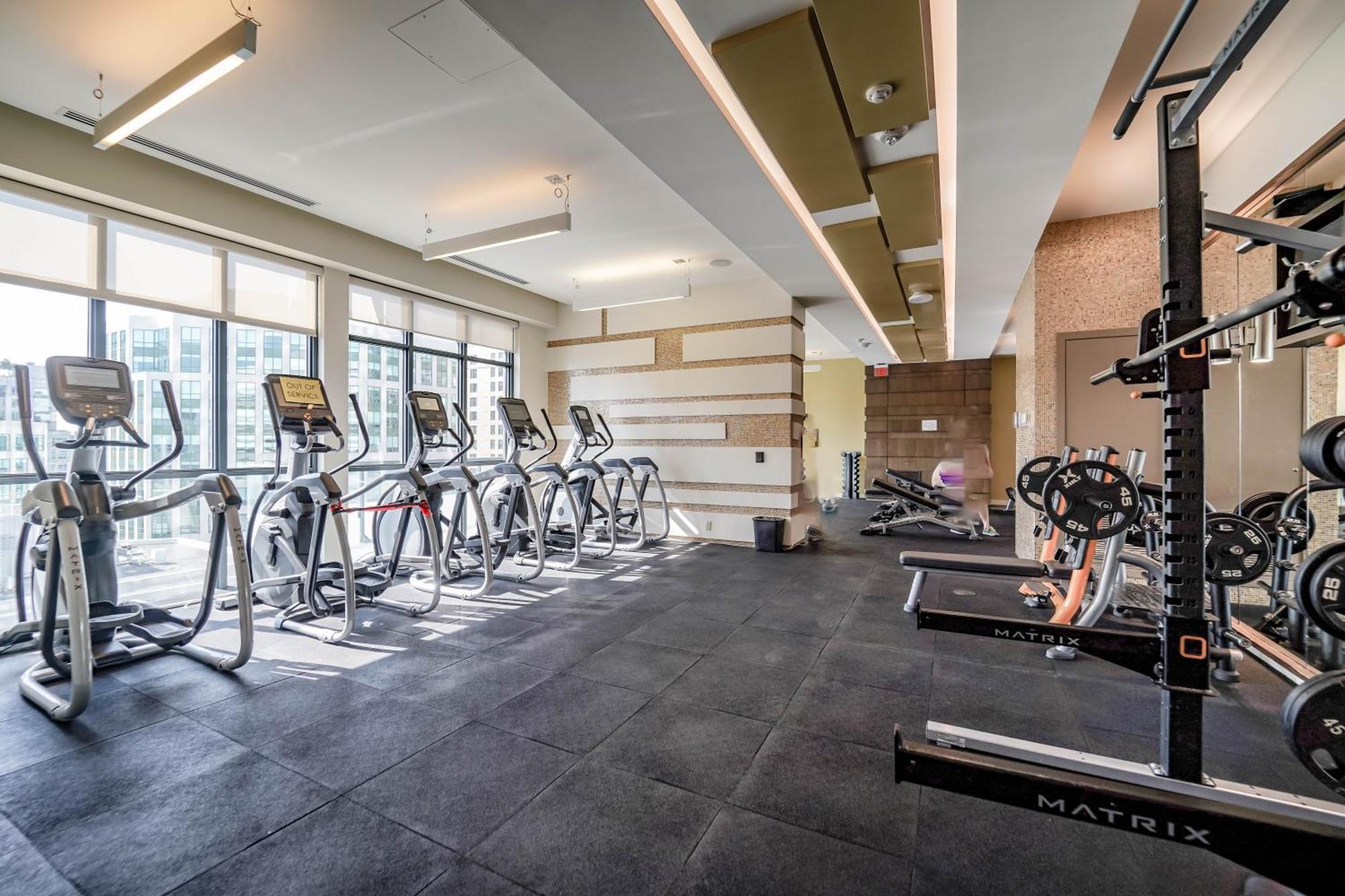 Chol Furnished Suites Heart Of Downtown Toronto, 2 Beds, Free Parking, Cn Tower View Екстер'єр фото