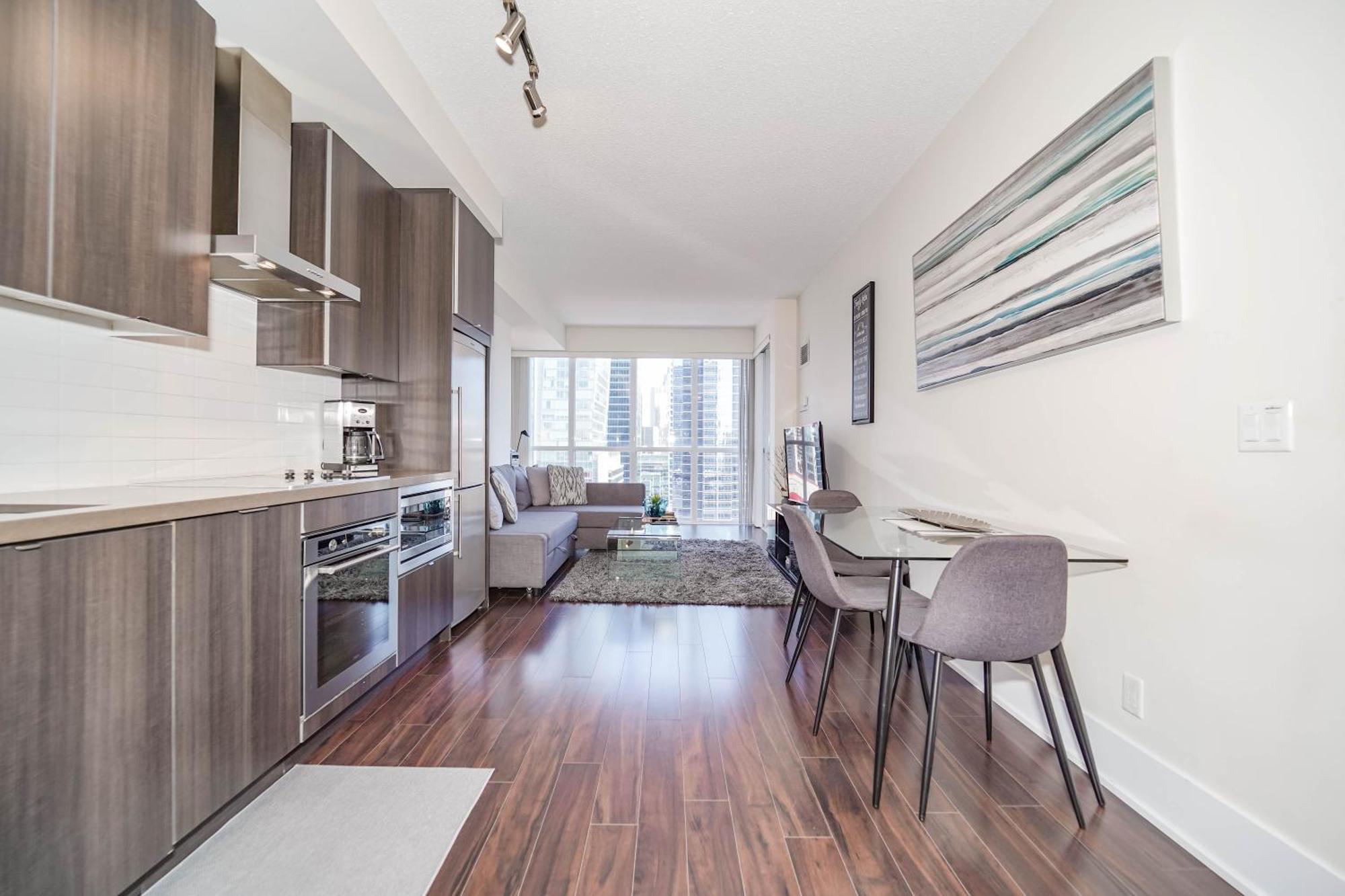 Chol Furnished Suites Heart Of Downtown Toronto, 2 Beds, Free Parking, Cn Tower View Екстер'єр фото