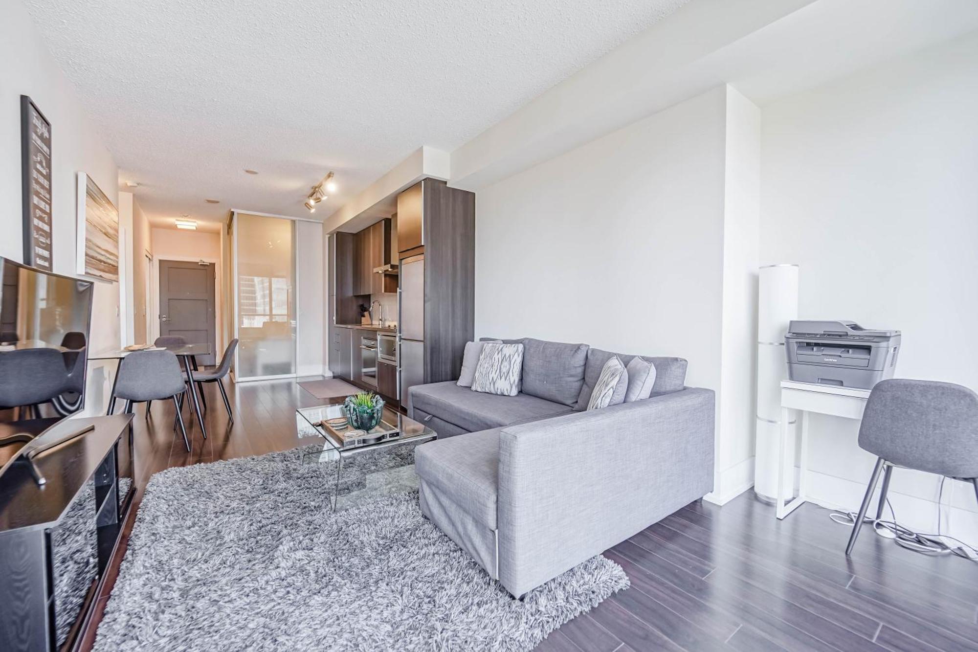 Chol Furnished Suites Heart Of Downtown Toronto, 2 Beds, Free Parking, Cn Tower View Екстер'єр фото