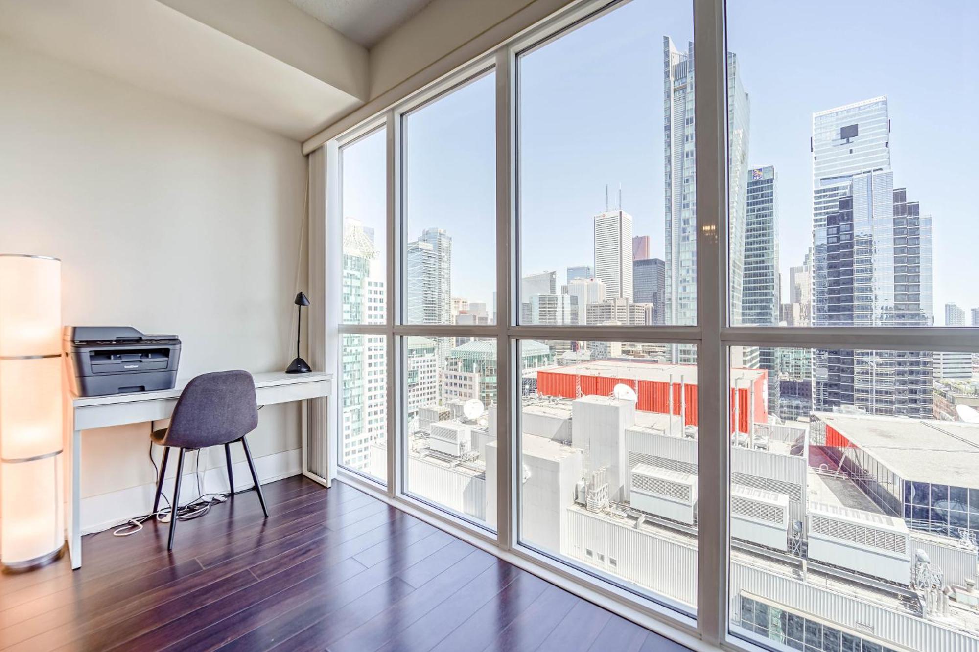 Chol Furnished Suites Heart Of Downtown Toronto, 2 Beds, Free Parking, Cn Tower View Екстер'єр фото
