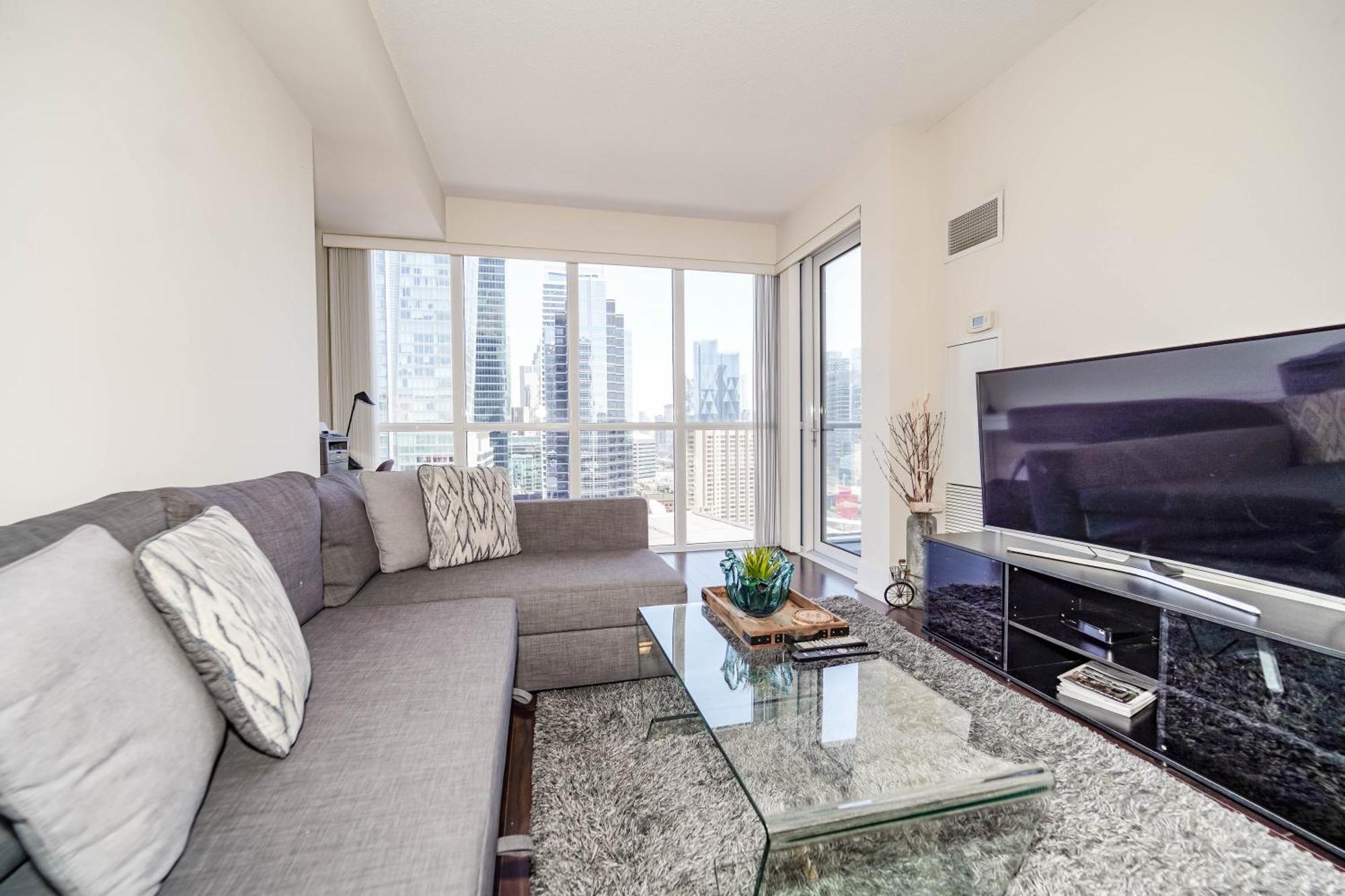 Chol Furnished Suites Heart Of Downtown Toronto, 2 Beds, Free Parking, Cn Tower View Екстер'єр фото